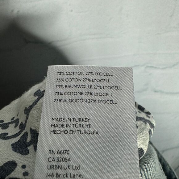 NEW We the Free People blue distressed relaxed cuffed denim shorts size 28 - Picture 7 of 10